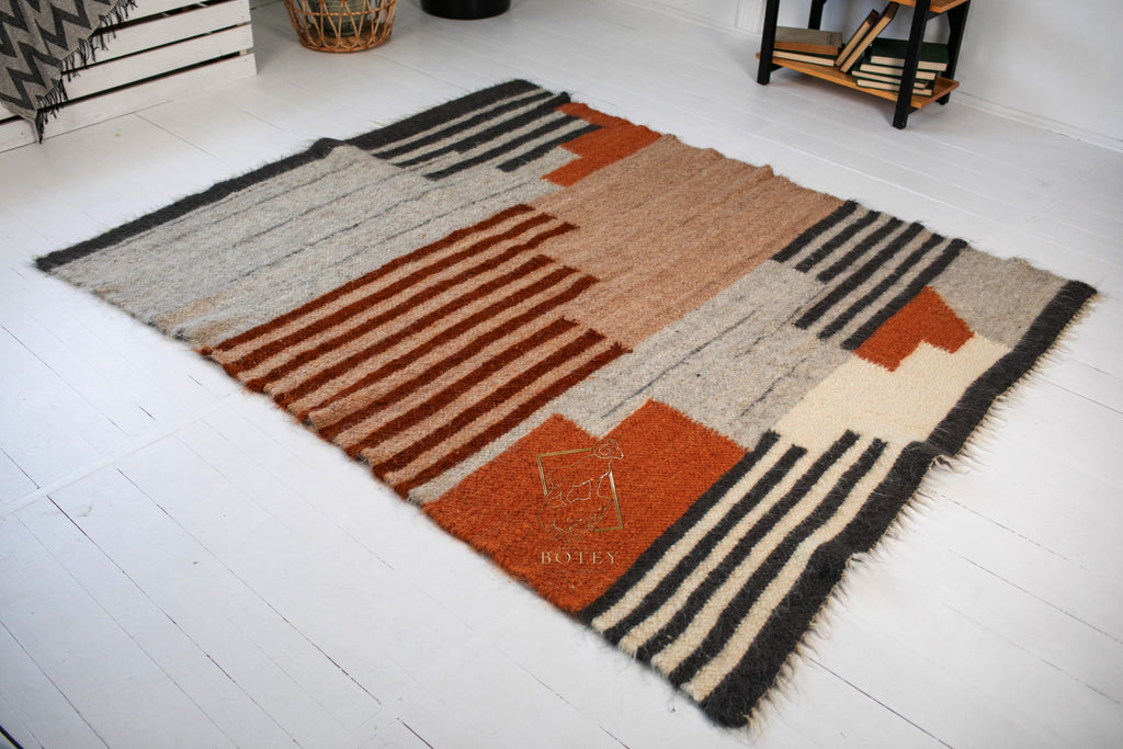 Carpathian Wool Blanket “Geometry” 190×220 cm – Premium Handmade Natural Wool