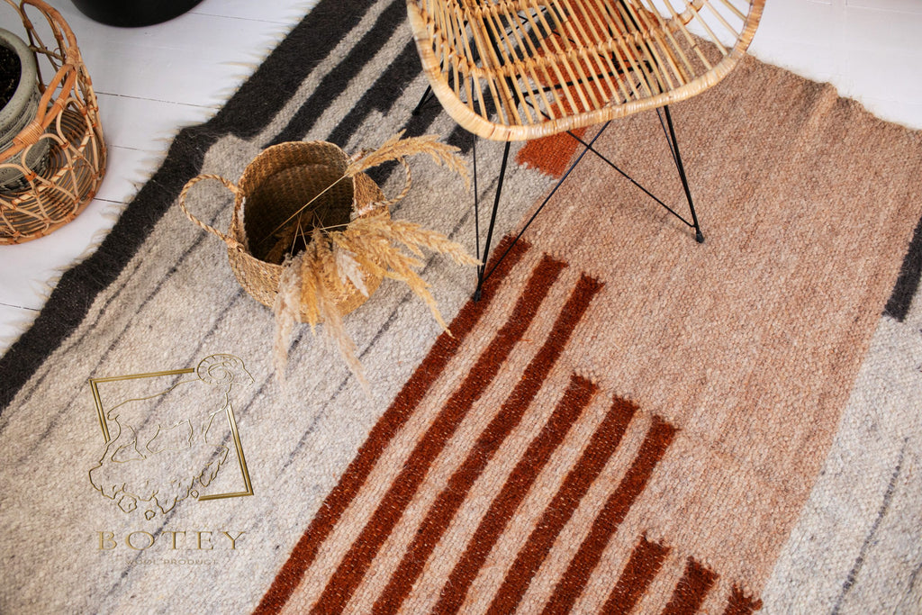 Carpathian Wool Blanket “Geometry” 190×220 cm – Premium Handmade Natural Wool
