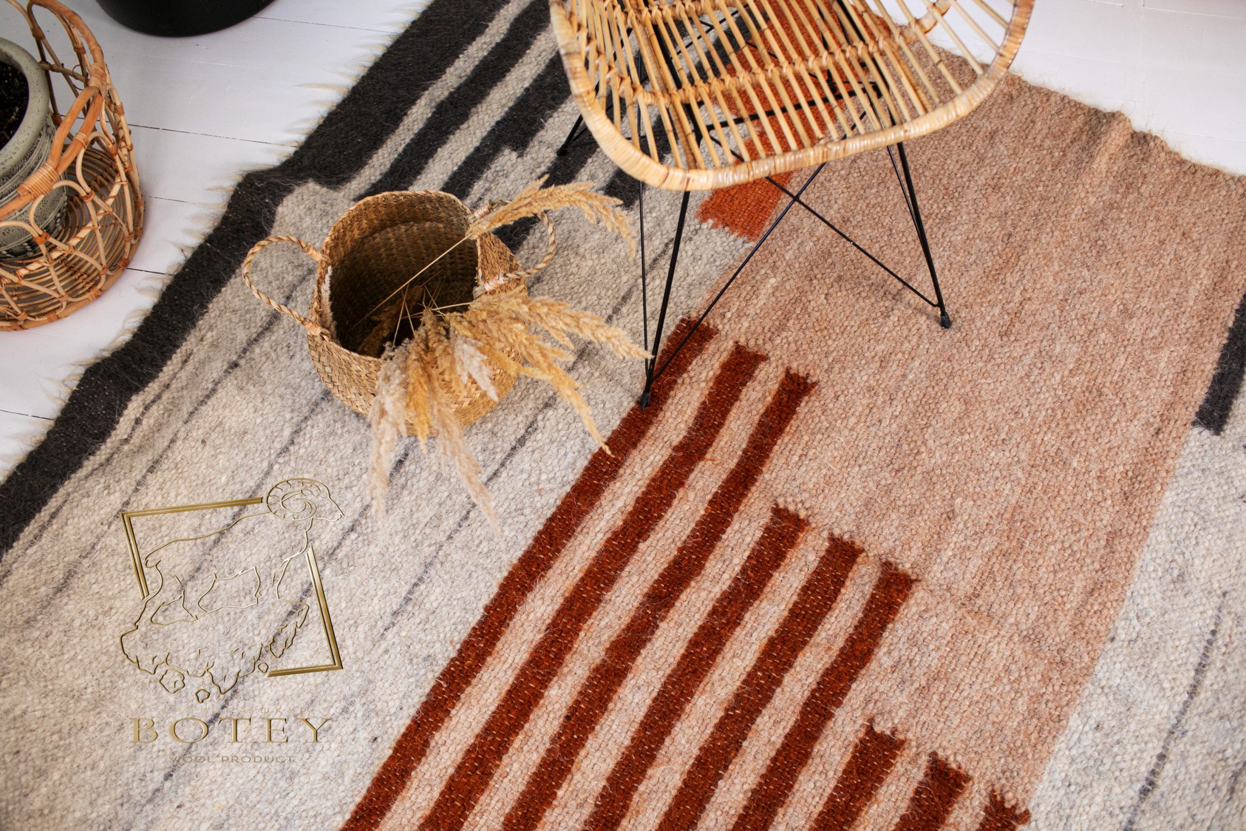 Carpathian Wool Blanket “Geometry” 190×220 cm – Premium Handmade Natural Wool
