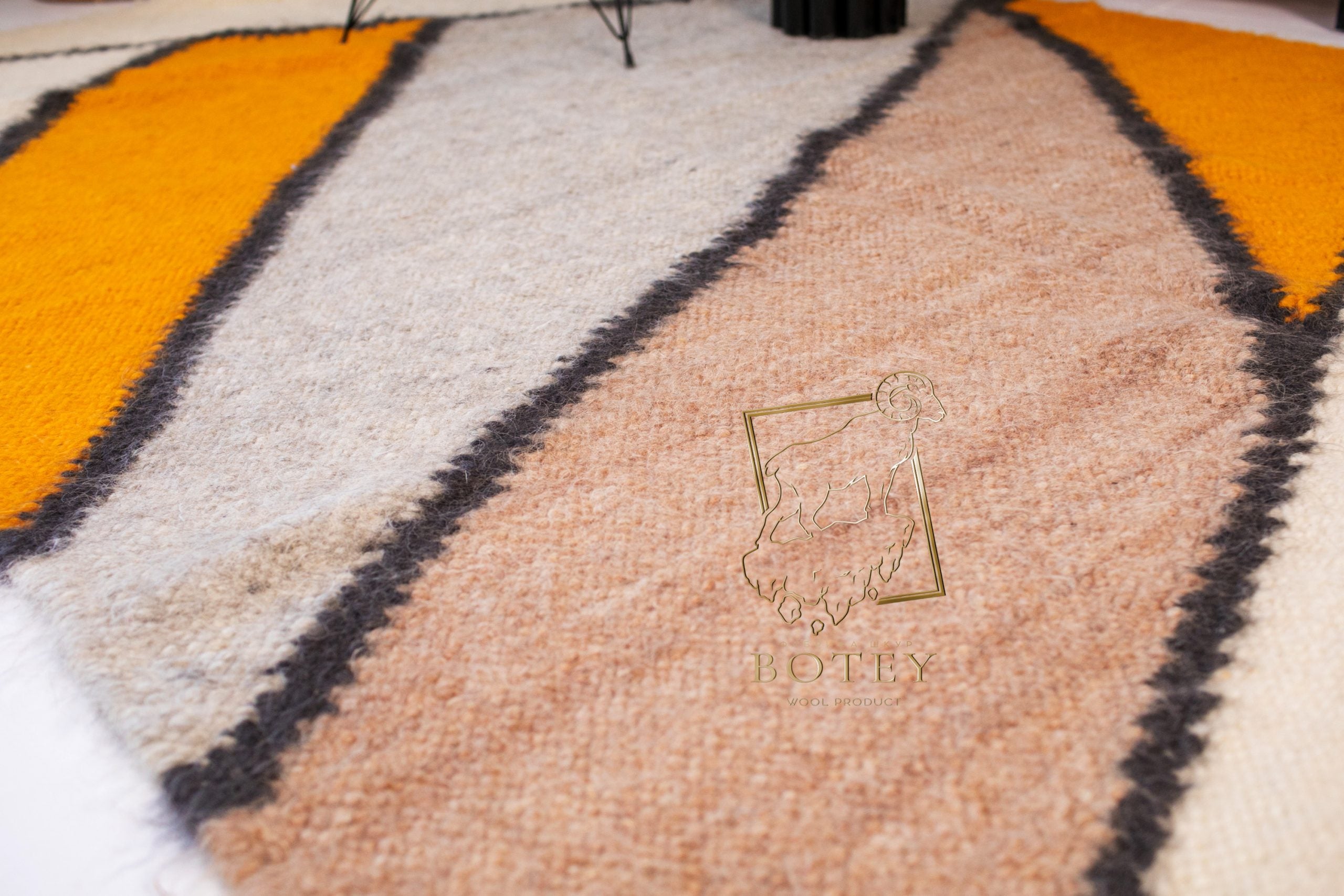 Carpathian Wool Blanket “Stained Glass” 190×220 cm – Premium Handmade Natural Wool