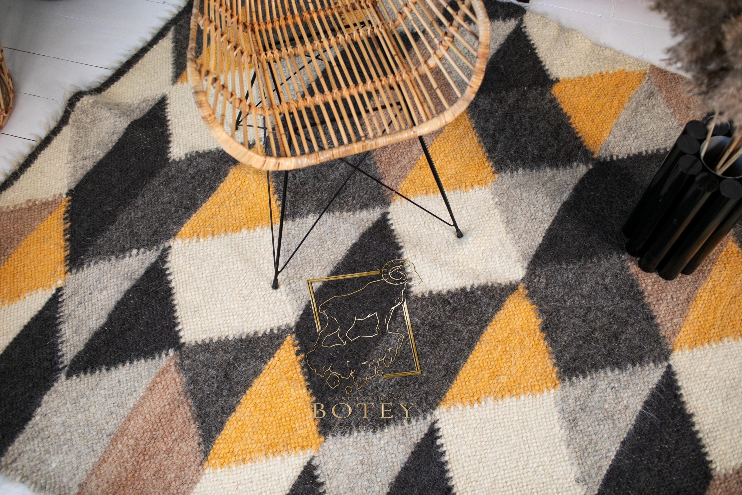 Carpathian Wool Blanket “Modern” 190×220 cm – Premium Handmade Natural Wool