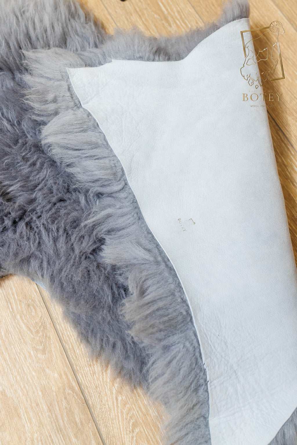 Grey Sheepskin 110×60 cm – Natural Wool Rug