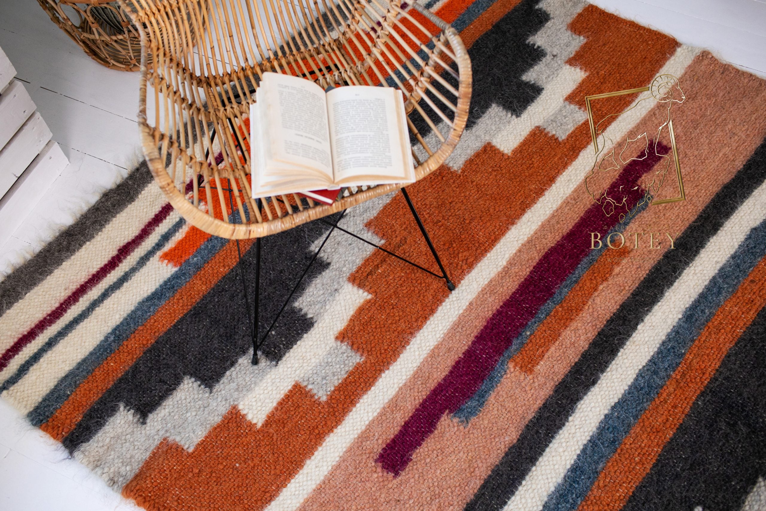 Carpathian Wool Blanket “Architecture” 190×220 cm – Premium Handmade Natural Wool