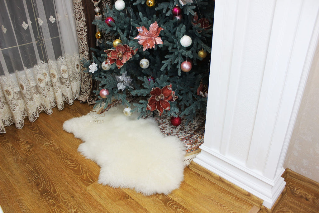Natural White Sheepskin 110×65 cm – Soft Wool Rug & Furniture Cover