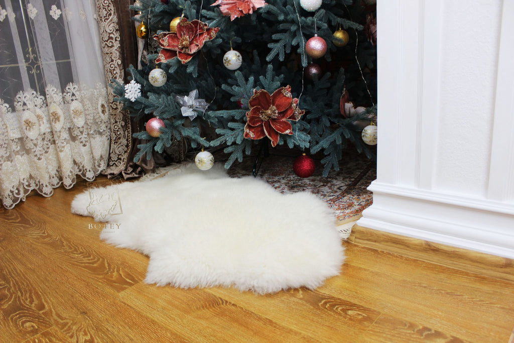 Natural White Sheepskin 110×65 cm – Soft Wool Rug & Furniture Cover