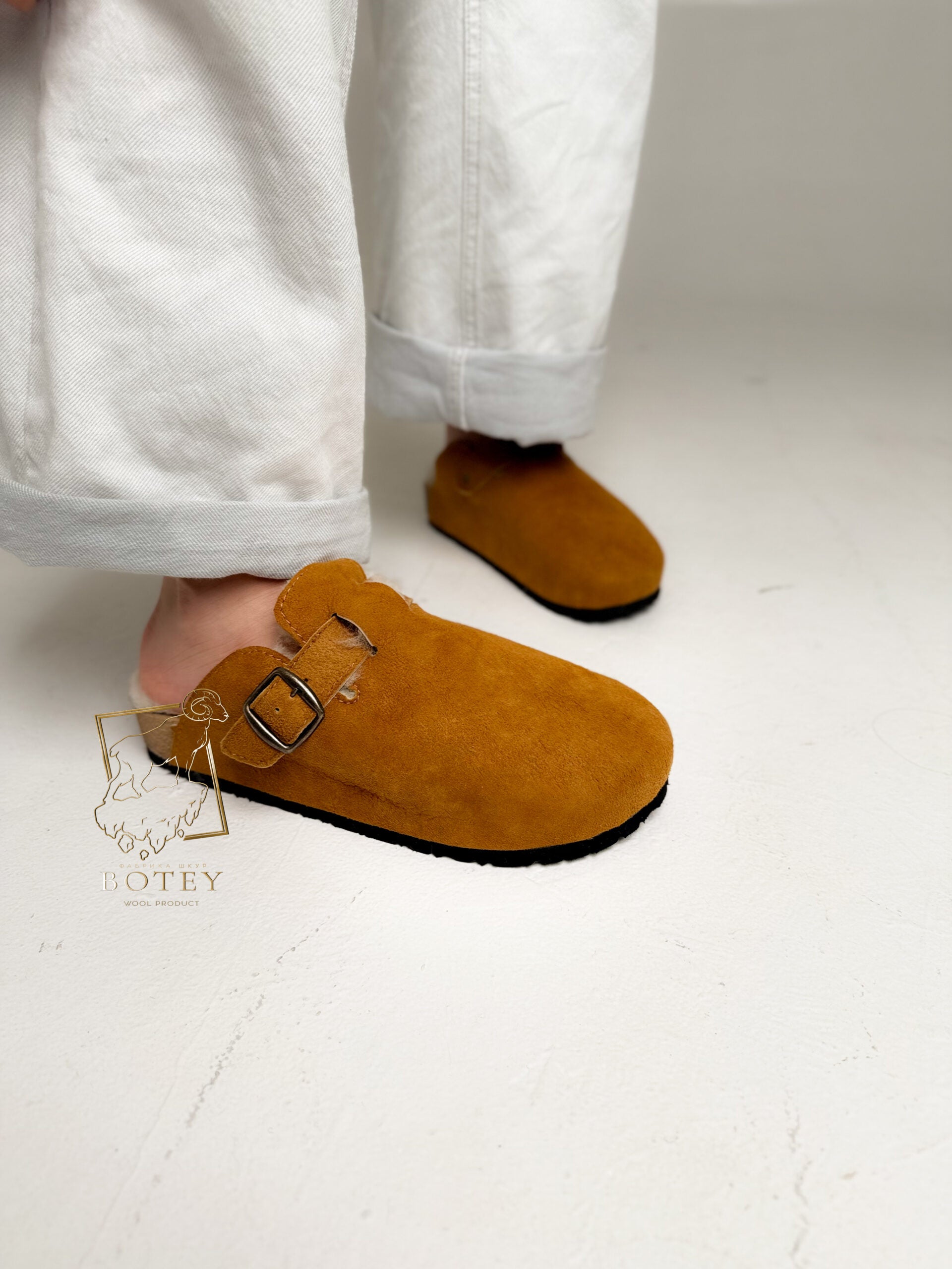 Anatomical Sheepskin Slippers “GOVERLA” – Premium Natural Wool Home Shoes (Sizes Available)