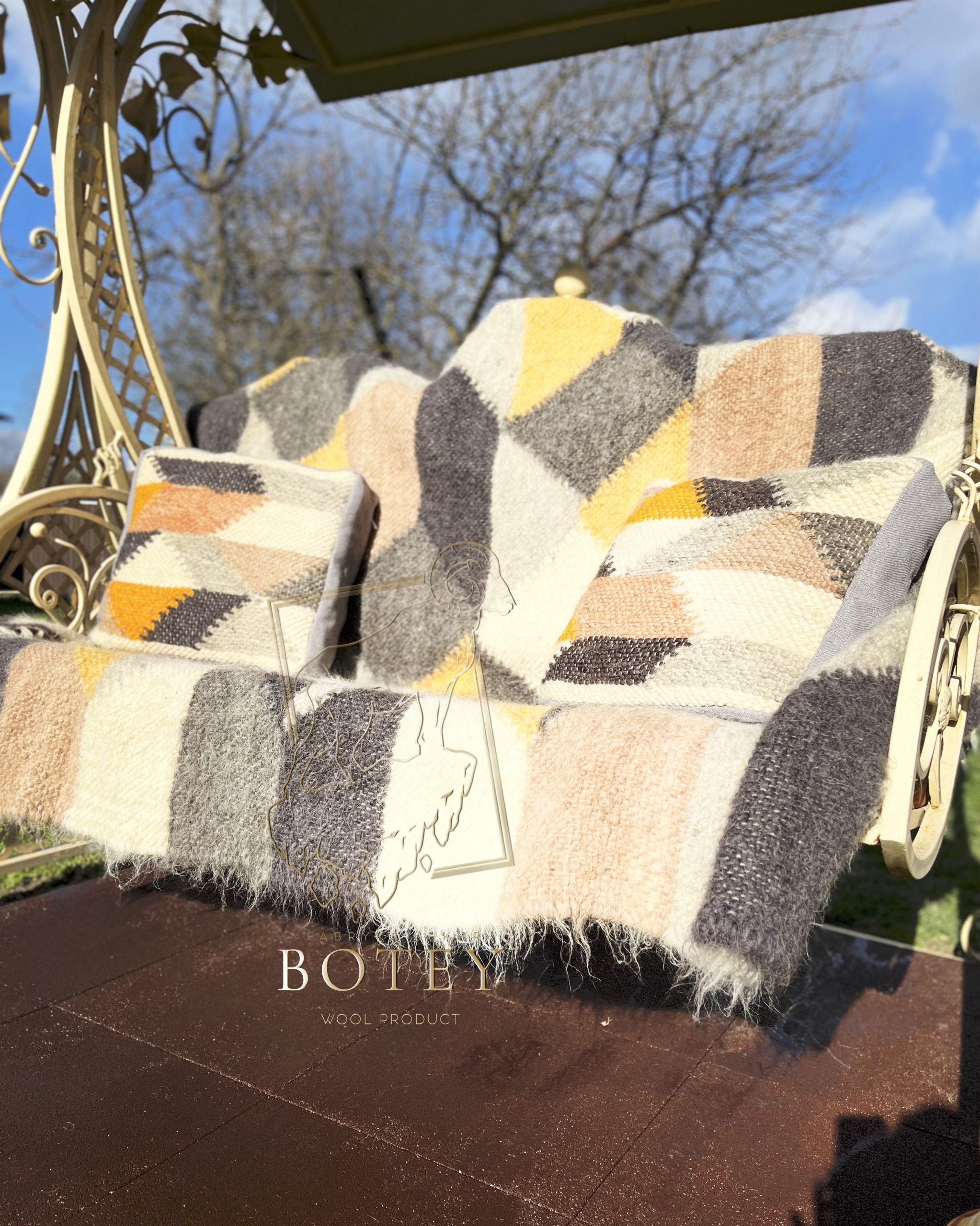 Carpathian Wool Blanket “Modern” 150×200 cm – Premium Handmade Natural Wool