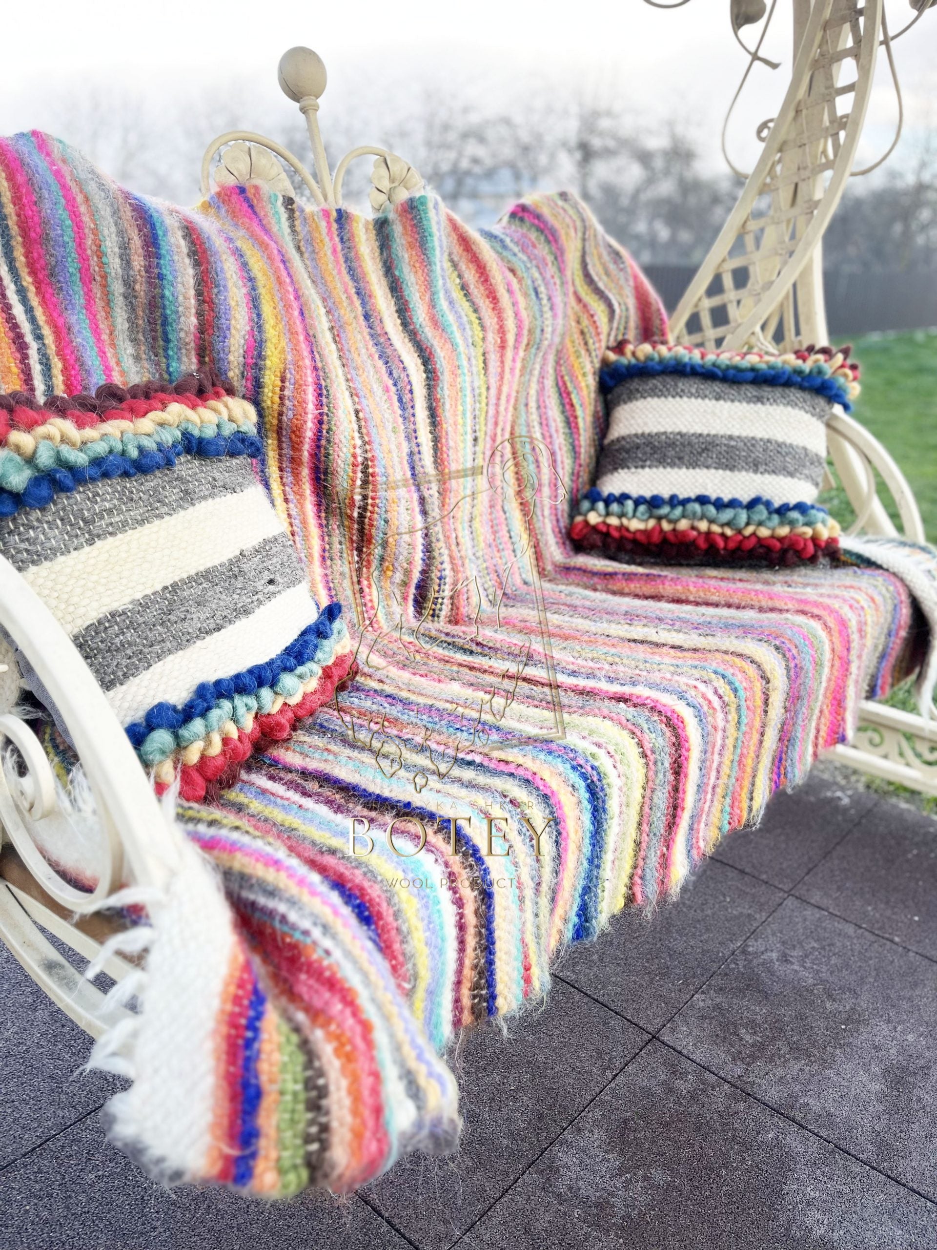 Carpathian Wool Blanket “Vereta” 150×200 cm – Premium Handmade Natural Wool