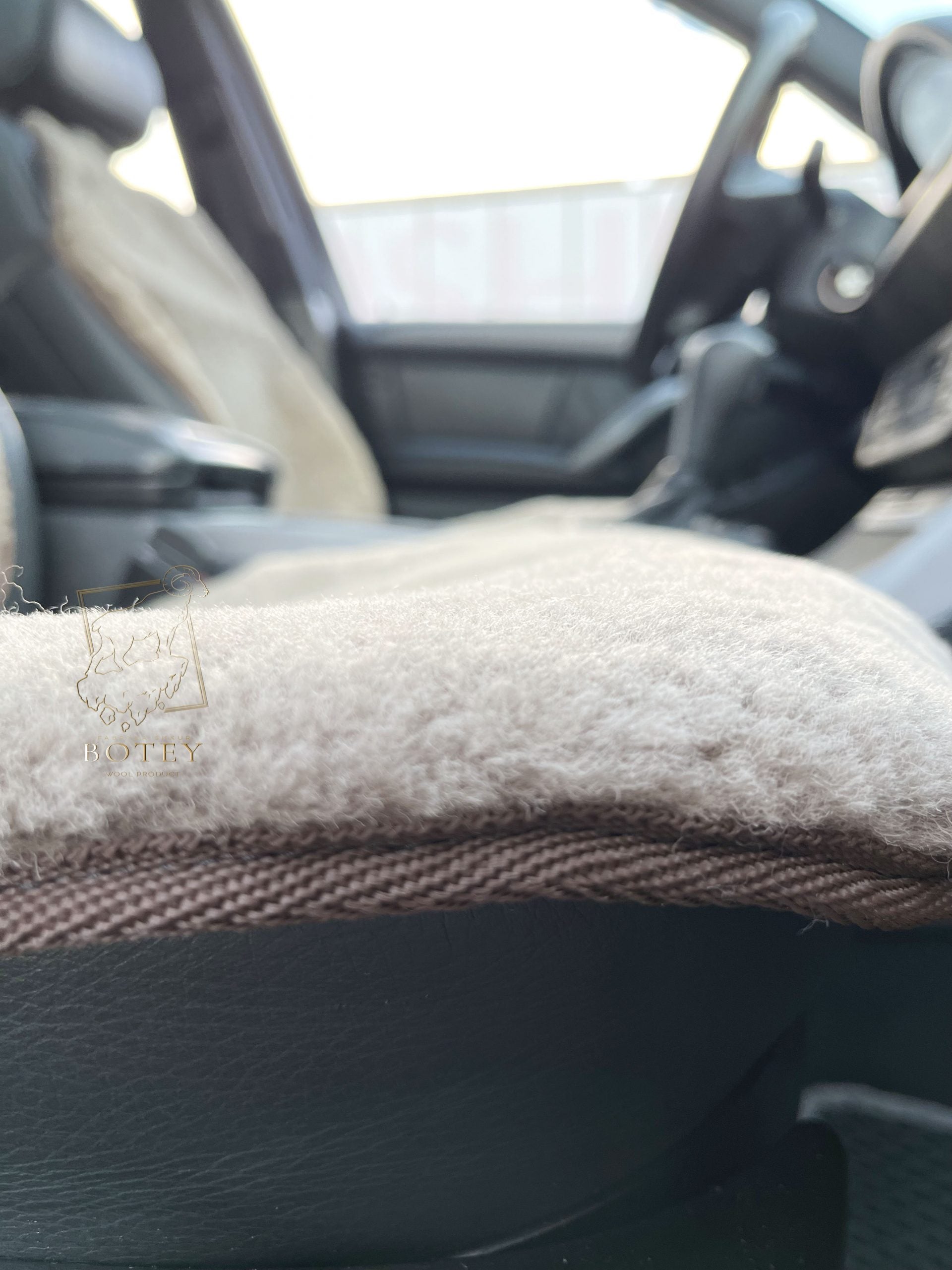 Maxi Sheepskin Car Seat Cover Coffee (120×56 cm) – Natural Fur Universal Fit