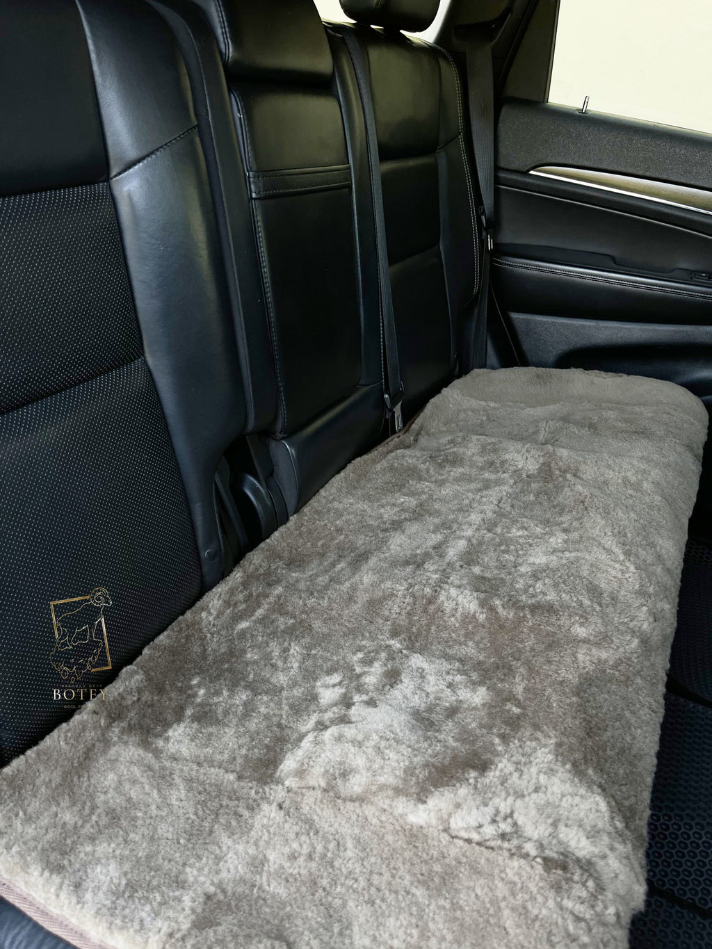 Sheepskin Rear Seat Cover Coffee (130×50 cm) – Natural Fur Universal Fit