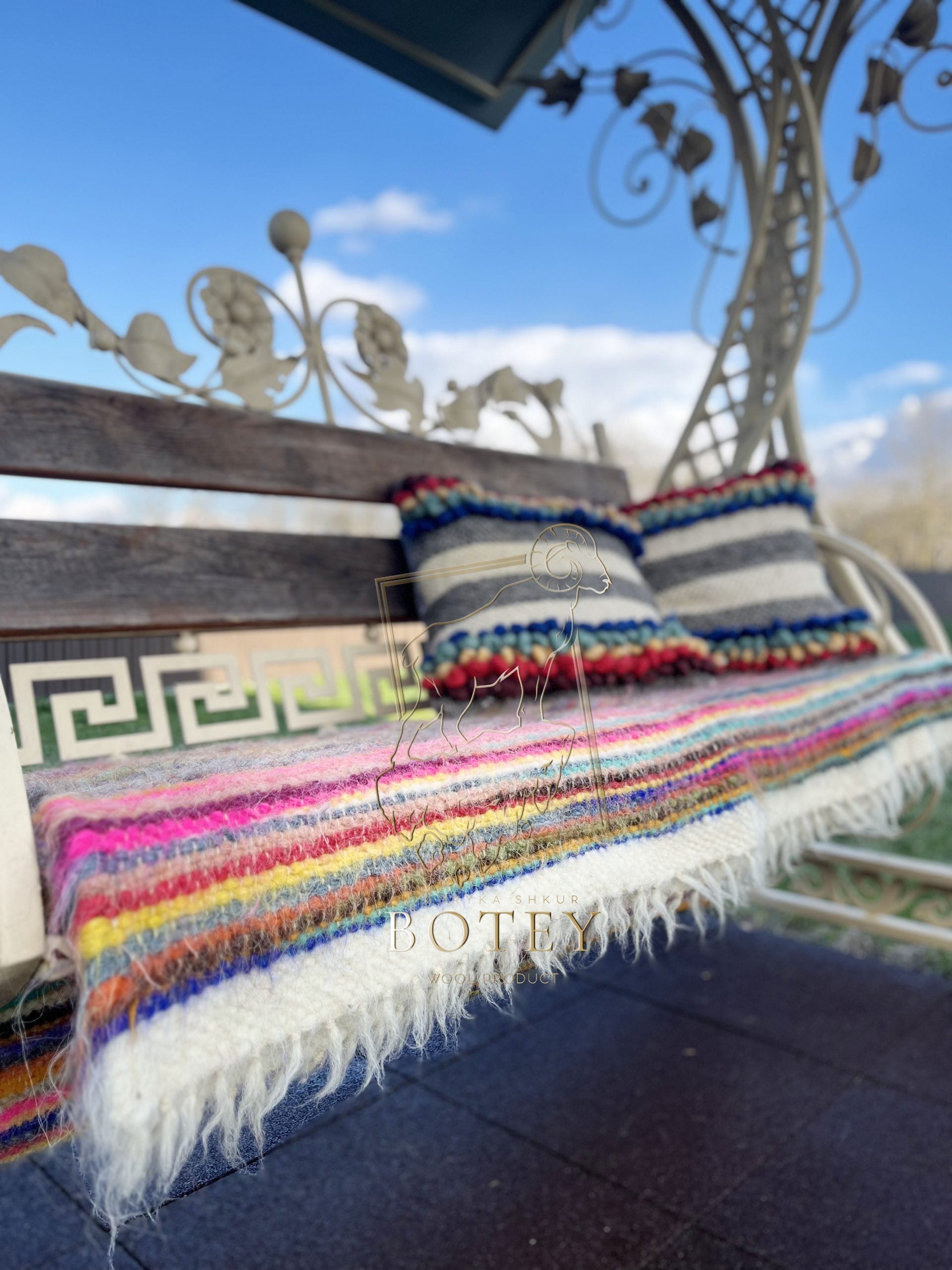 Carpathian Wool Blanket “Vereta” 150×200 cm – Premium Handmade Natural Wool