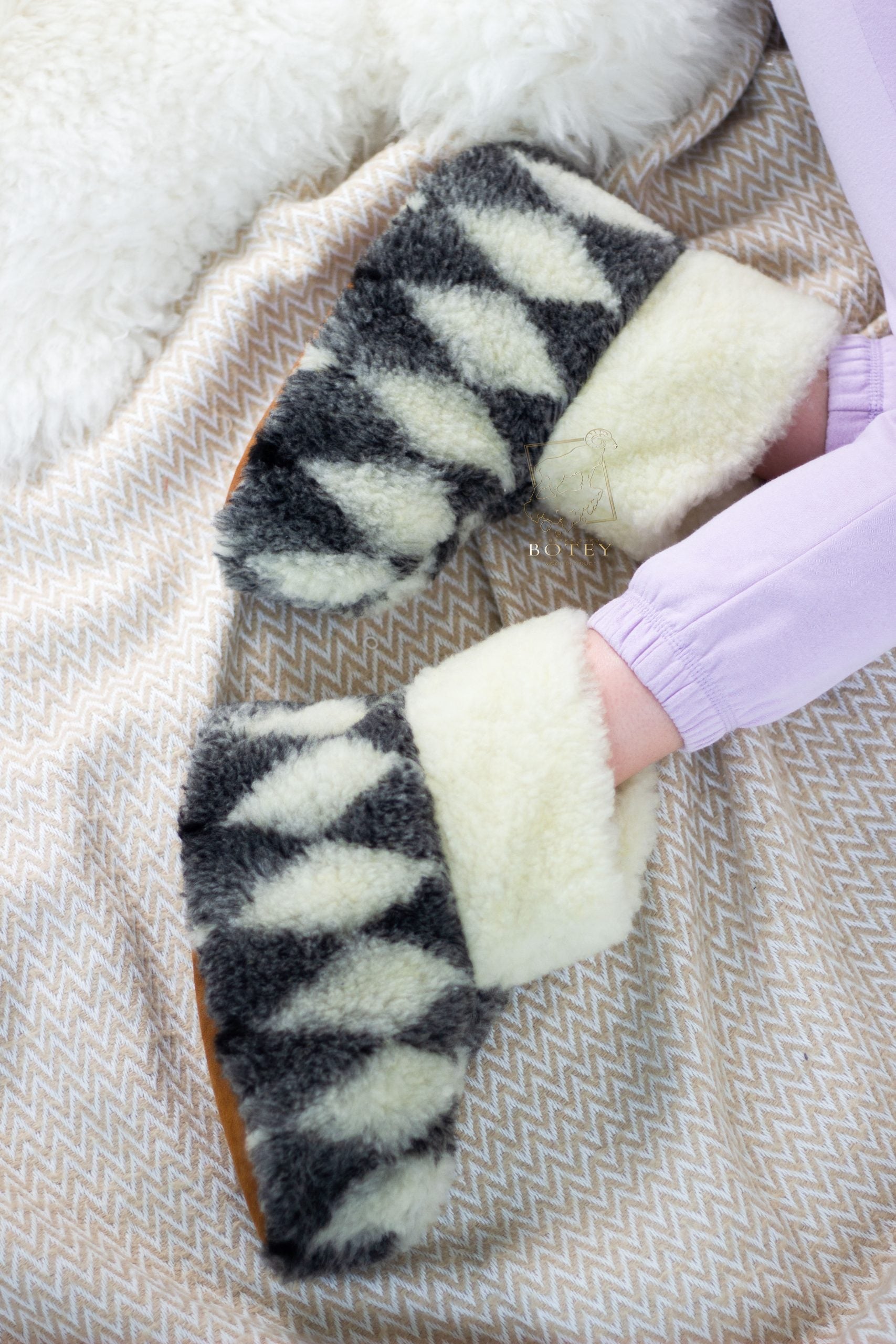 Sheepskin Slippers “Diamonds” – Warm Natural Wool Home Boots (Sizes 36–45)