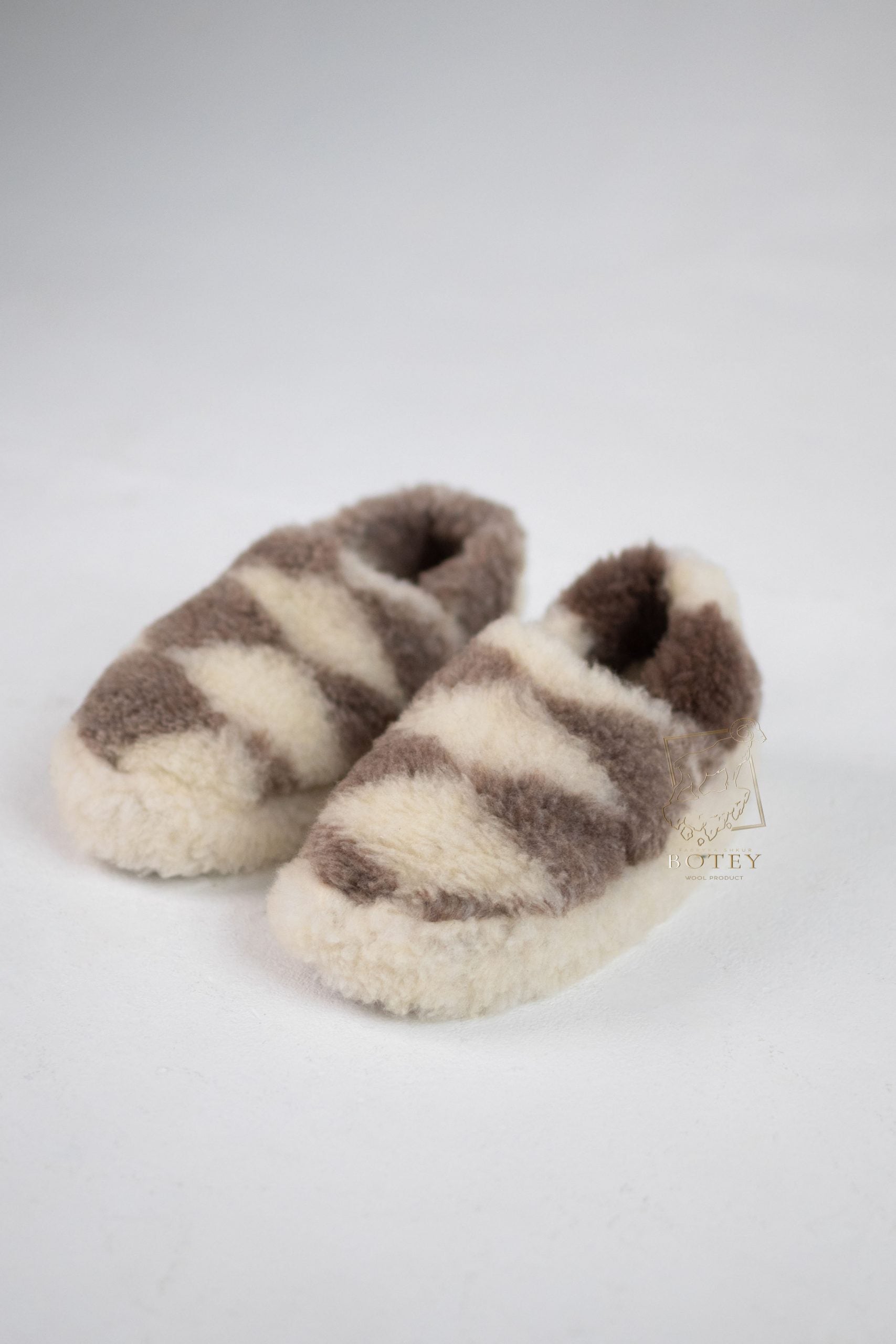 Short Sheepskin Slippers “Diamonds” – Warm Natural Wool Home Boots (Sizes 36–45)