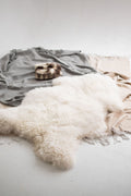 White Sheepskin Rug 100×60 cm – Natural Wool Hide