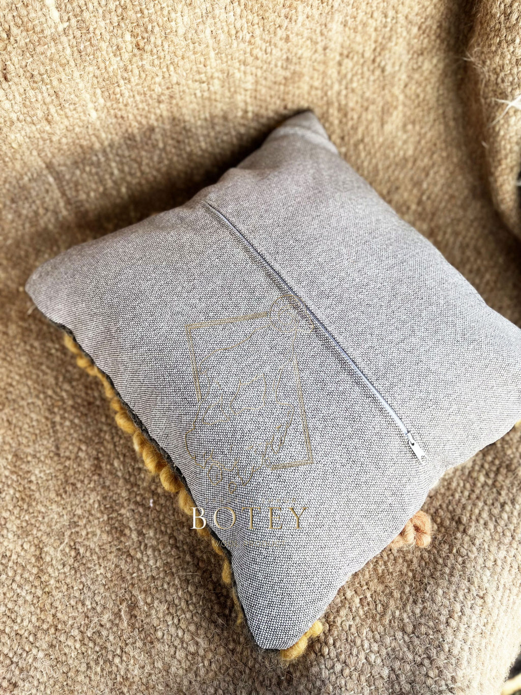 Decorative Wool Cushion “Diamond Pattern” 45×45 cm – Handmade