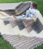 Carpathian Wool Blanket “Hourglass” 150×200 cm – Premium Handmade Natural Wool