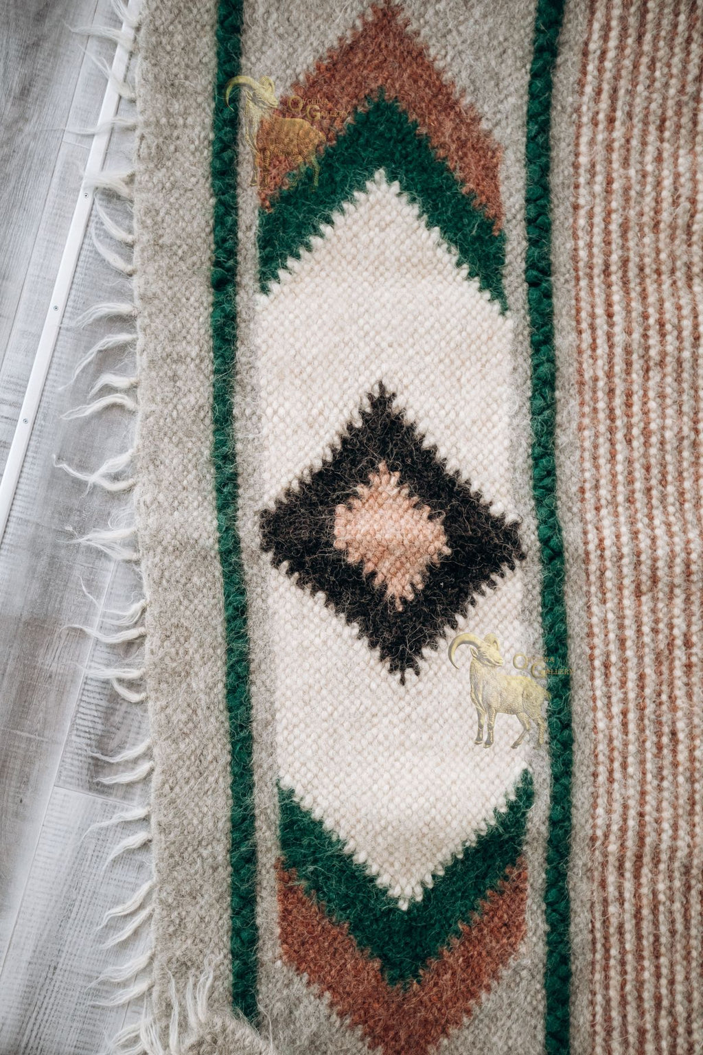 Carpathian Wool Blanket “Modern” 180×210 cm – Premium Handmade Natural Wool
