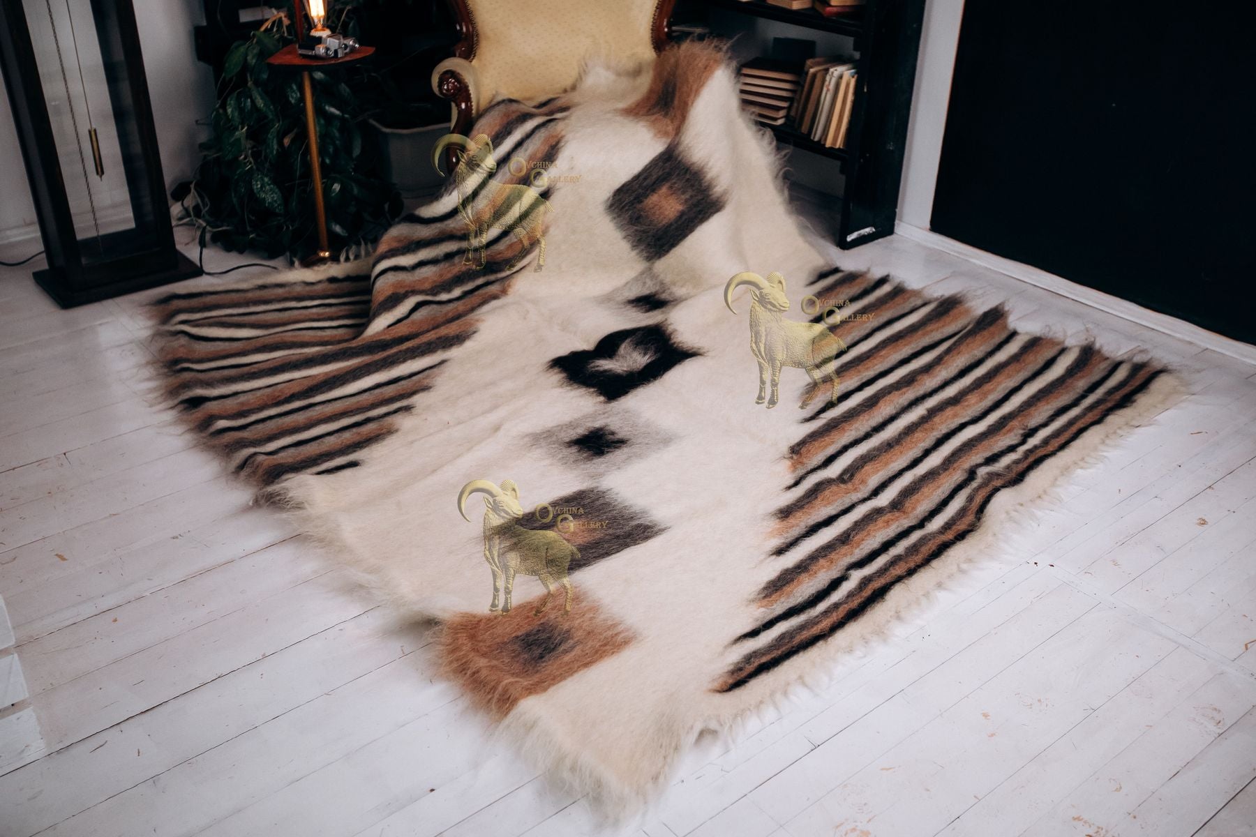 Carpathian Wool Blanket “Hourglass” 190×220 cm – Premium Handmade Natural Wool