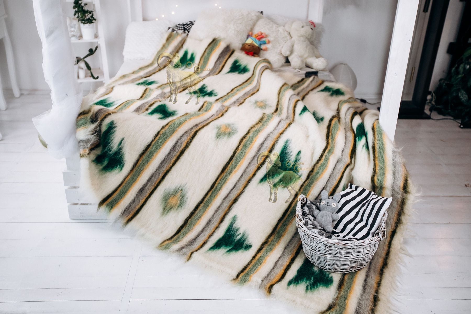 Carpathian Wool Blanket “Herringbone” 190×220 cm – Premium Handmade Natural Wool
