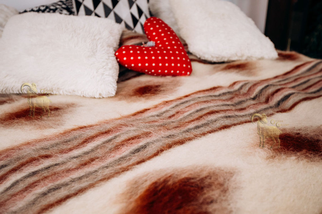Carpathian Wool Blanket “Rose Quartz” 190×220 cm – Premium Handmade Natural Wool