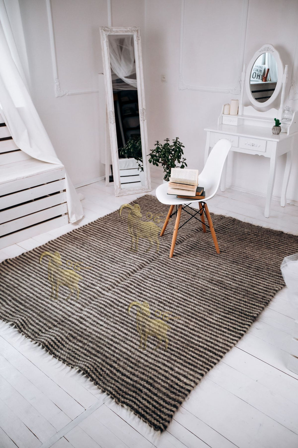 Carpathian Wool Blanket 190×220 cm – Premium Handmade Natural Wool