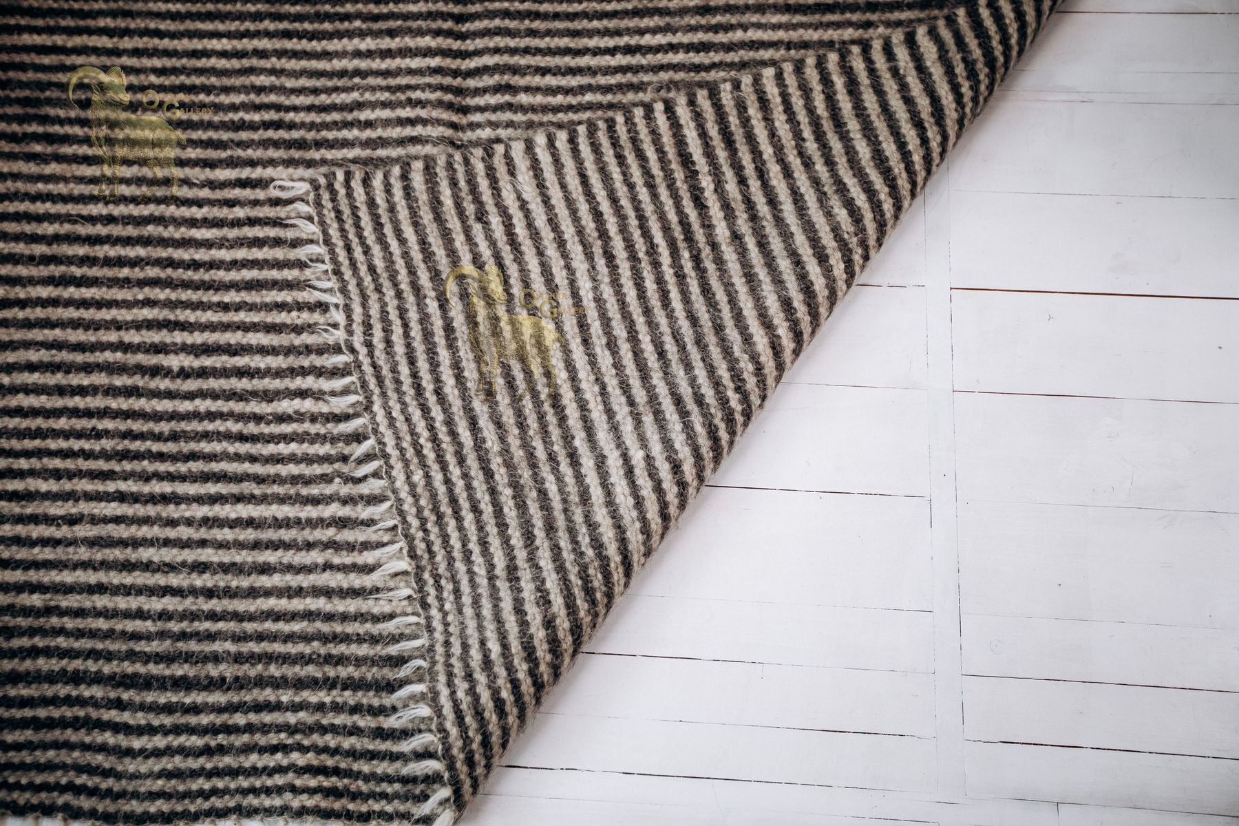 Carpathian Wool Blanket 190×220 cm – Premium Handmade Natural Wool