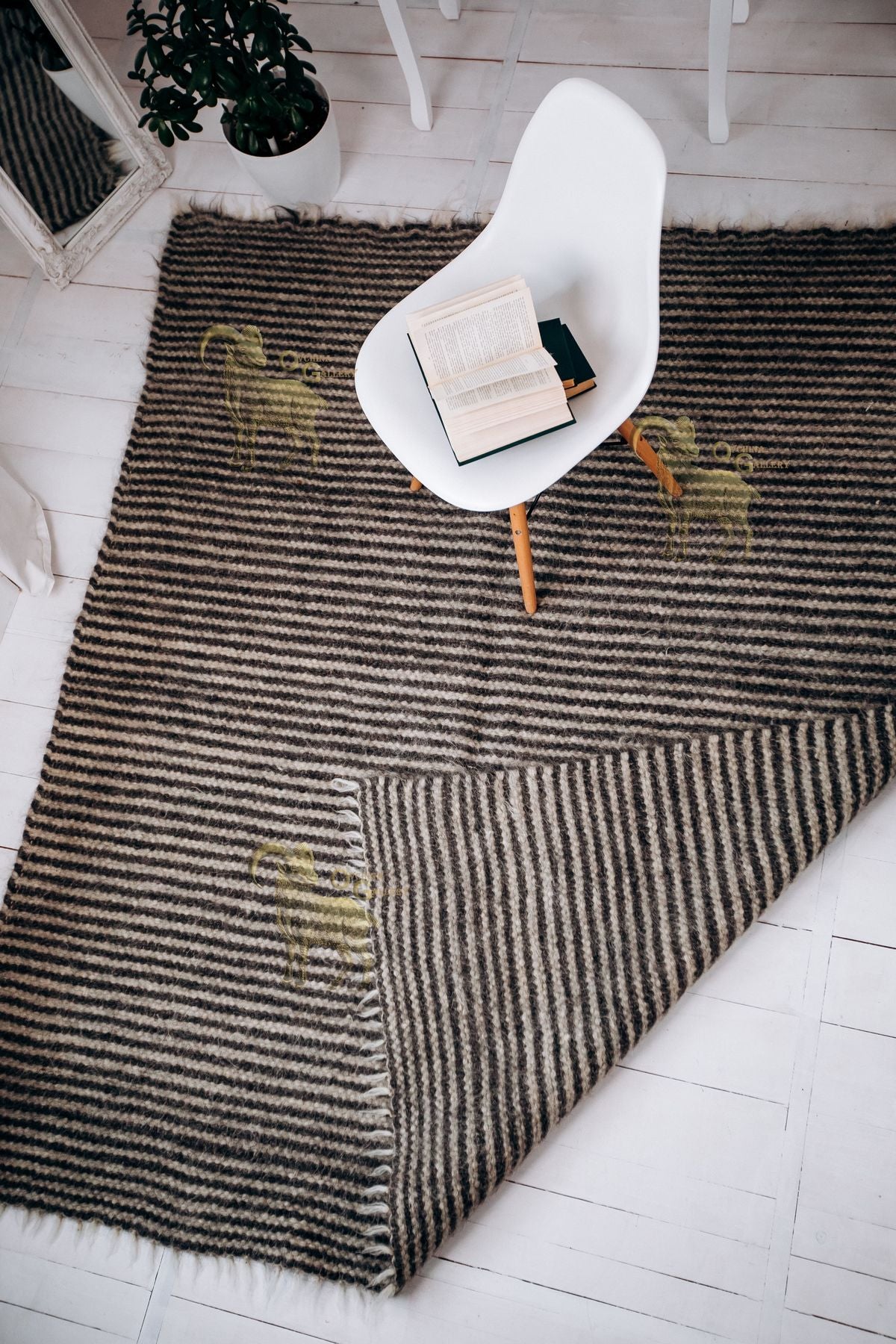 Carpathian Wool Blanket 150×200 cm – Premium Handmade Natural Wool