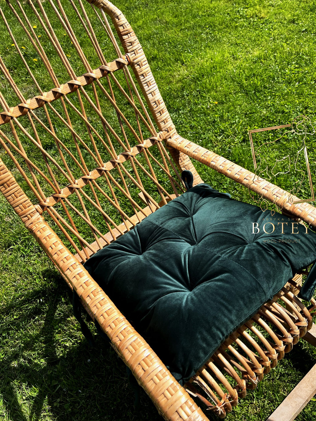 Emerald Velvet Chair Cushion 35×35 cm – Soft Seat Pad with Ties