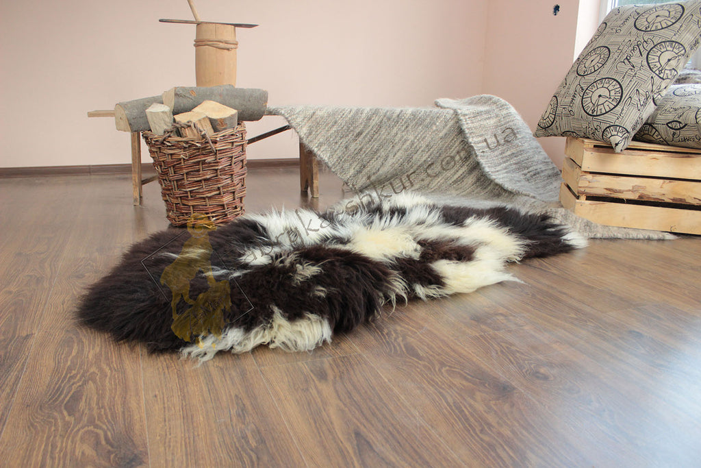 Dalmatian Style Sheepskin 110×70 cm – Spotted Natural Wool Rug