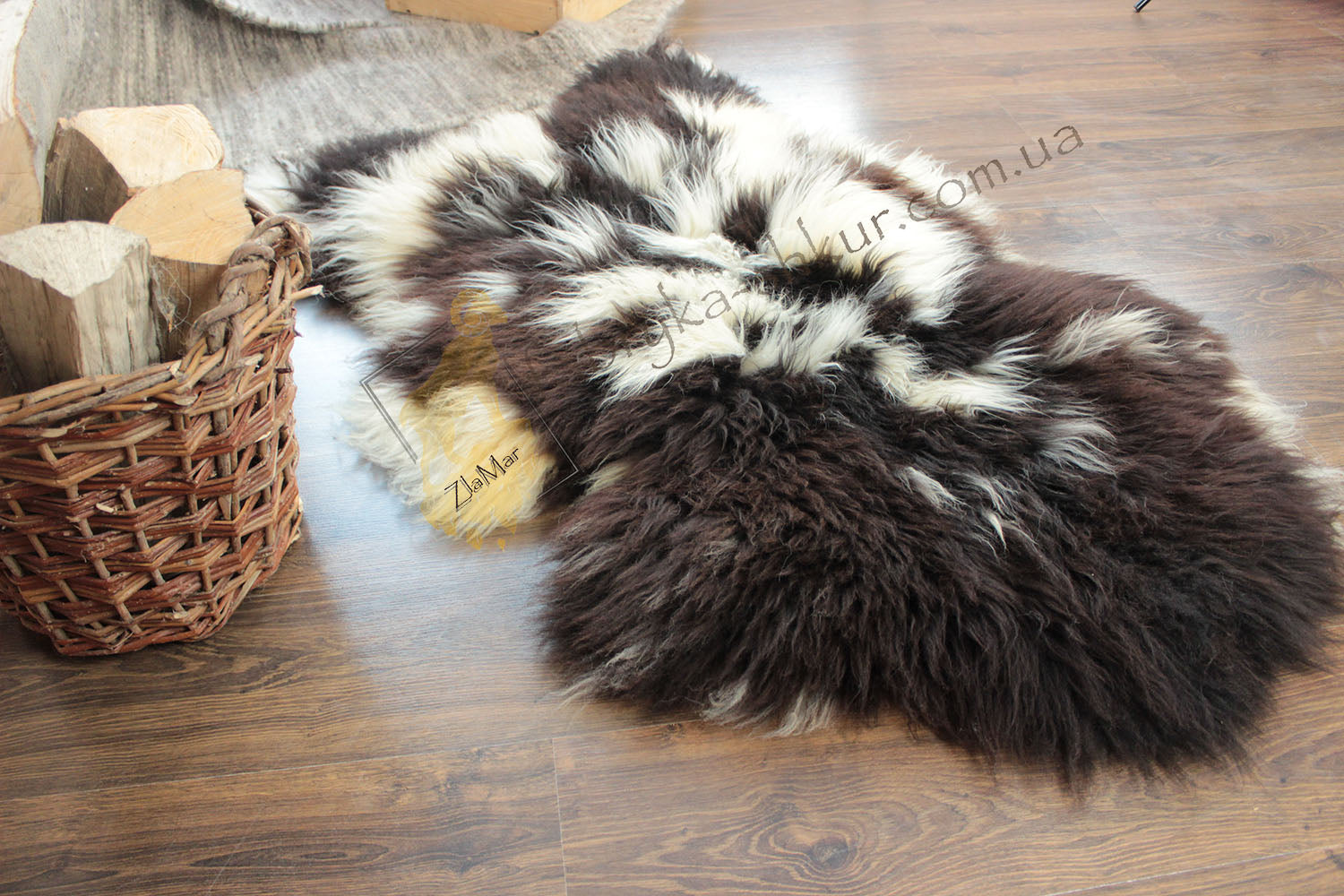 Dalmatian Style Sheepskin 110×70 cm – Spotted Natural Wool Rug