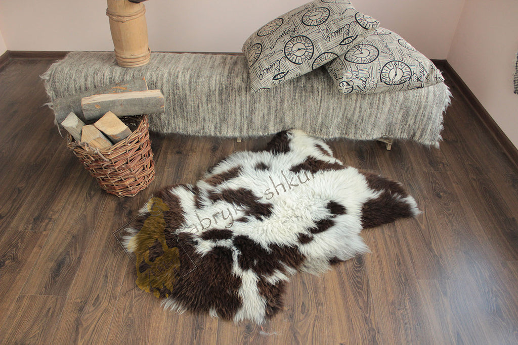 White Sheepskin with Brown Spots 110×65 cm – Natural Pattern Rug