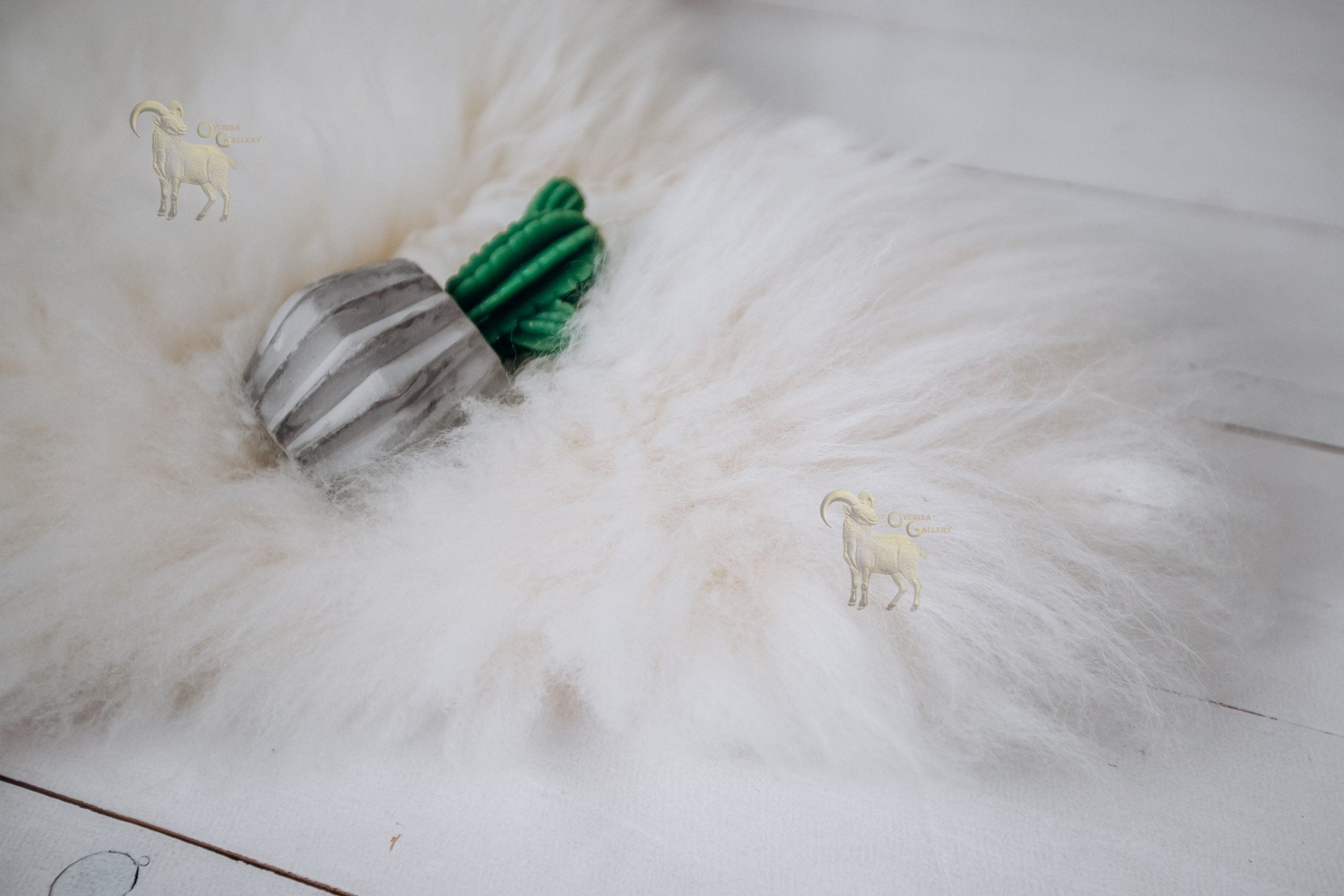 Sheepskin Rug 2-in-1 (200×70 cm) – Natural White Fur Carpet