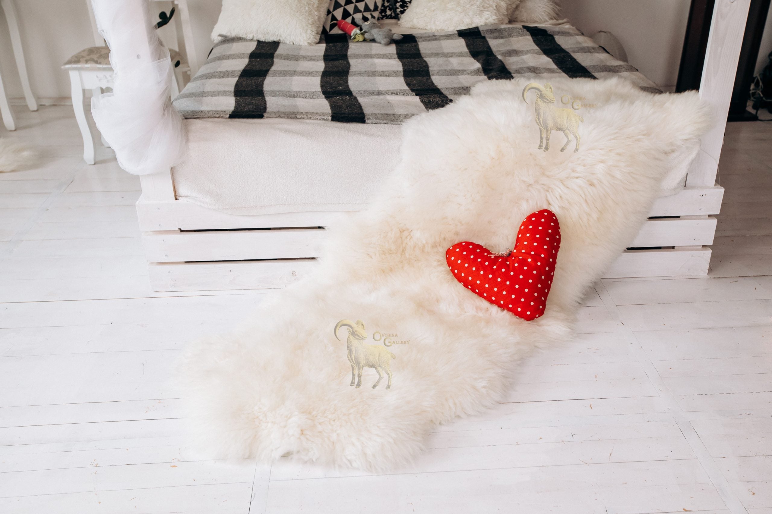 Sheepskin Rug 2-in-1 (200×70 cm) – Natural White Fur Carpet