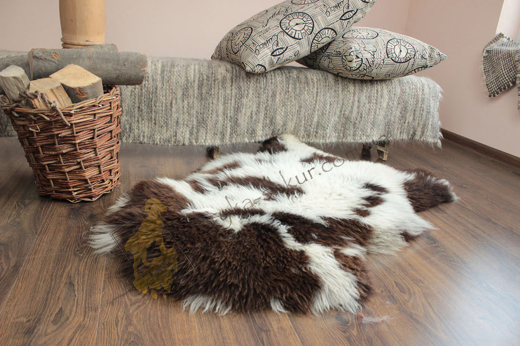 White Sheepskin with Brown Spots 110×65 cm – Natural Pattern Rug