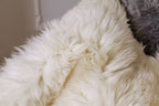 Large White Sheepskin Rug 130×75 cm – Natural Wool Hide