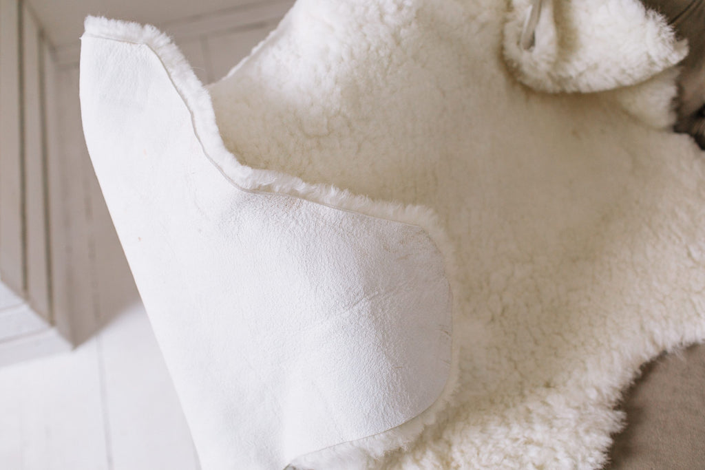 White Short Wool Sheepskin 110×70 cm – Natural Rug