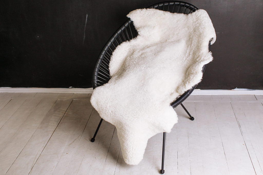 White Short Wool Sheepskin 100×60 cm – Natural Rug