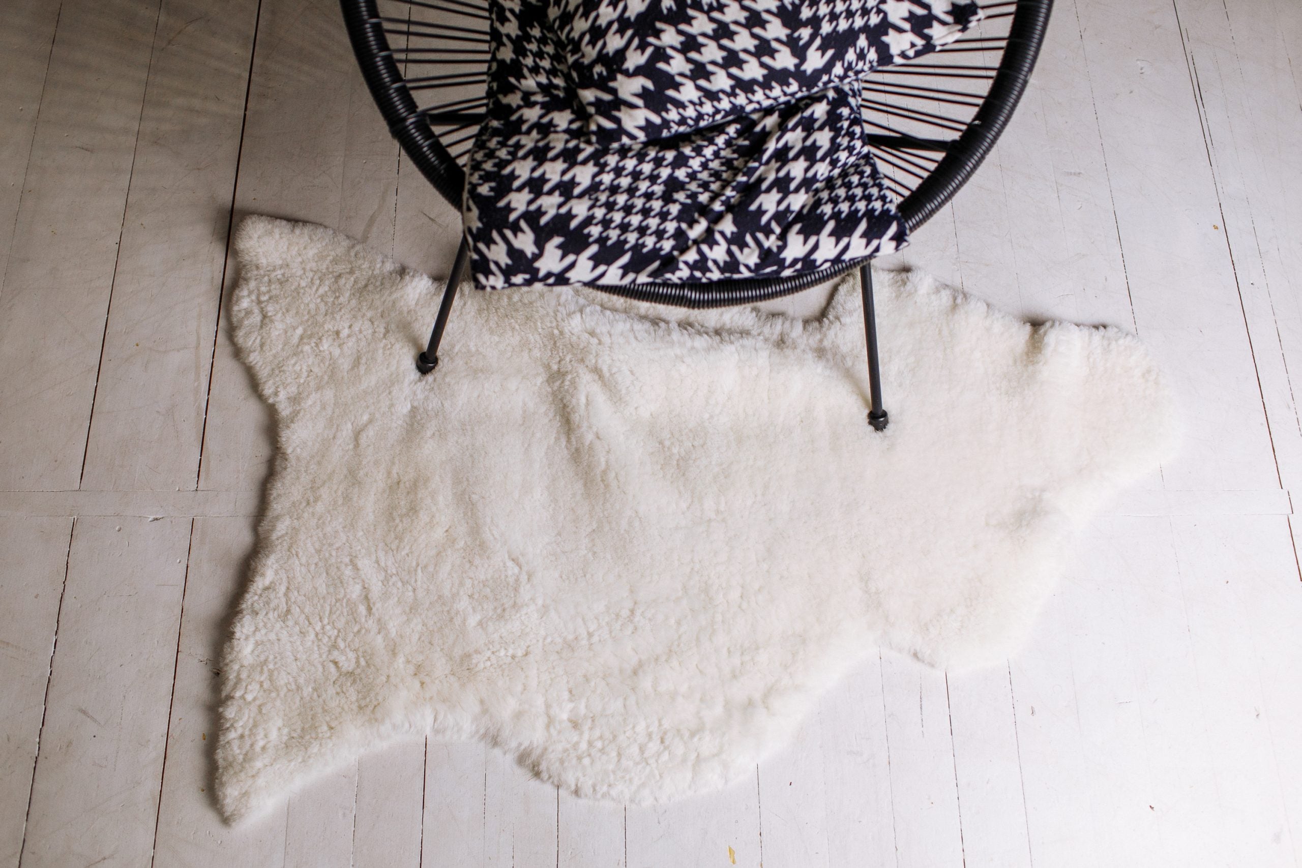White Short Wool Sheepskin 100×60 cm – Natural Rug