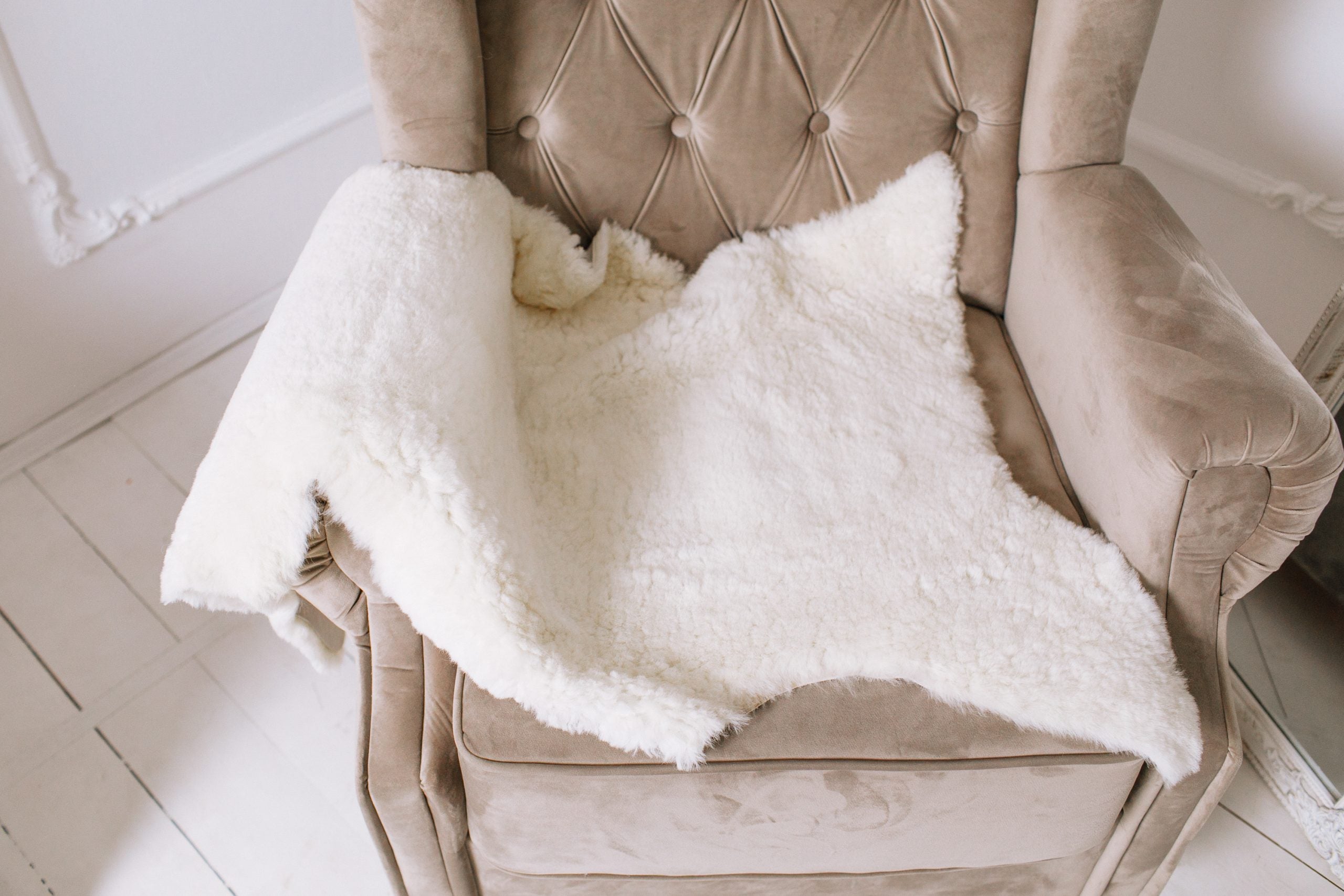 White Short Wool Sheepskin 110×70 cm – Natural Rug