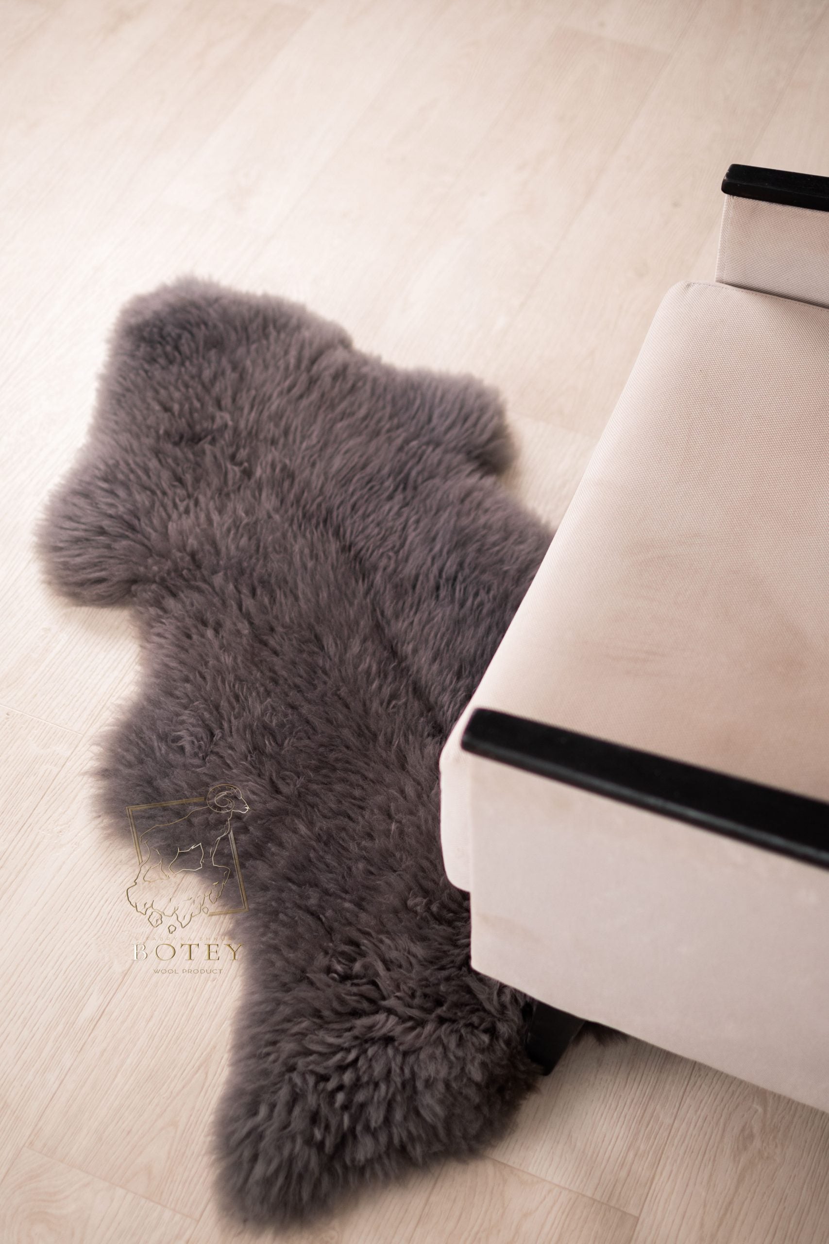 Grey Sheepskin 110×60 cm – Natural Wool Rug