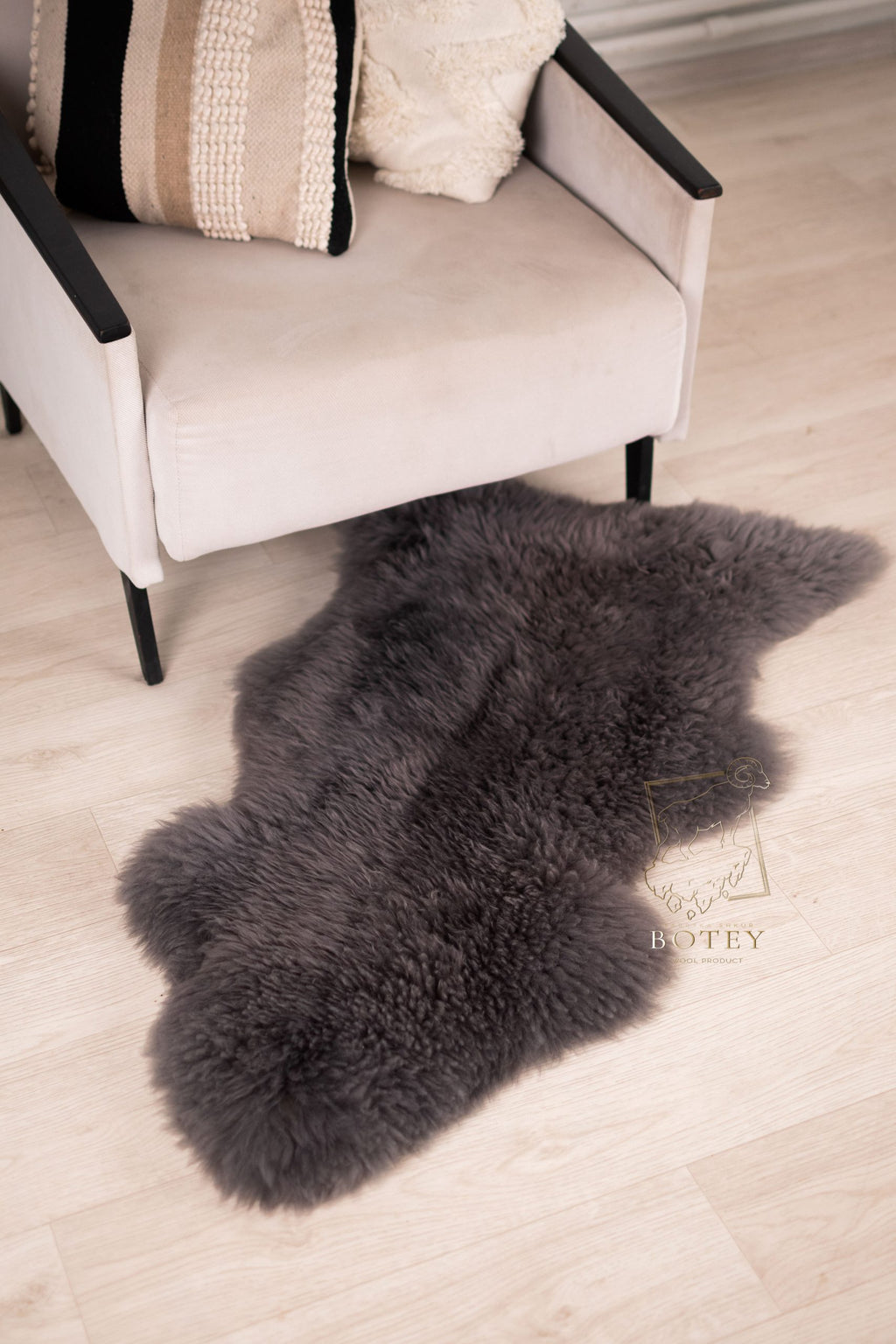 Grey Sheepskin 110×60 cm – Natural Wool Rug