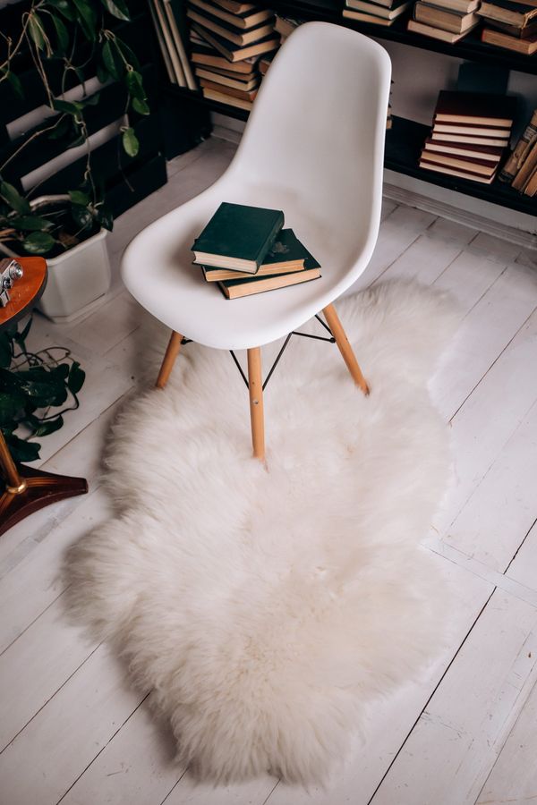 Decorative White Sheepskin 120×70 cm – Natural Wool Hide