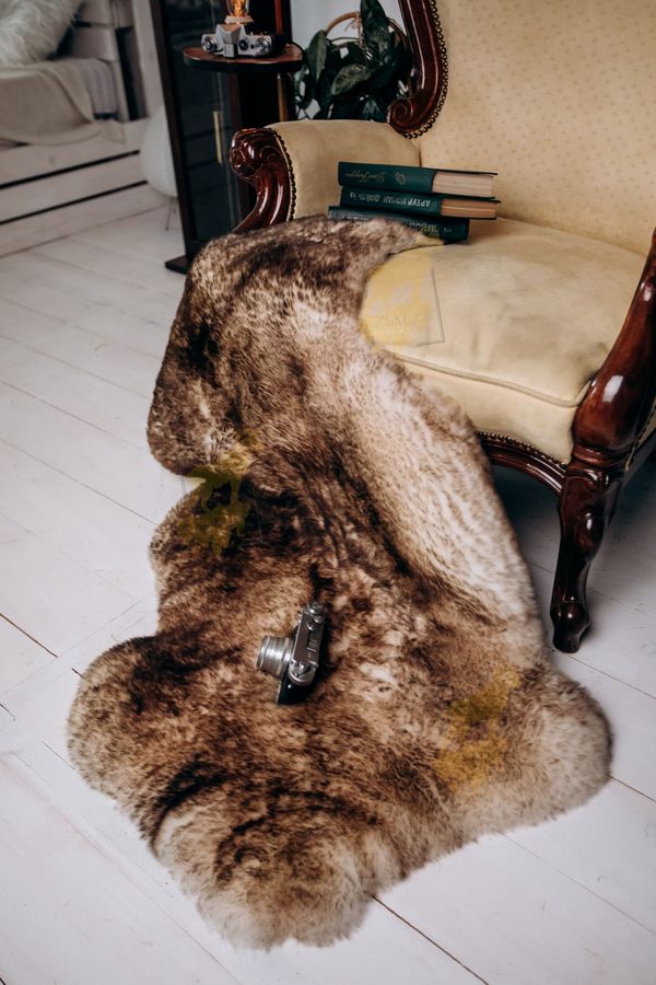 White Sheepskin with Brown-Tipped Wool 120×70 cm – Natural Rug