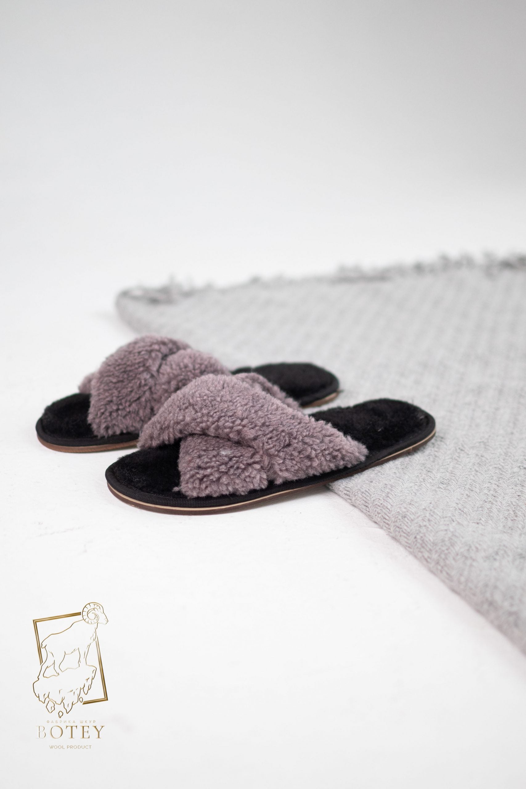 Sheepskin Fur Slippers – Soft Natural Wool Home Shoes (Sizes 36–41)
