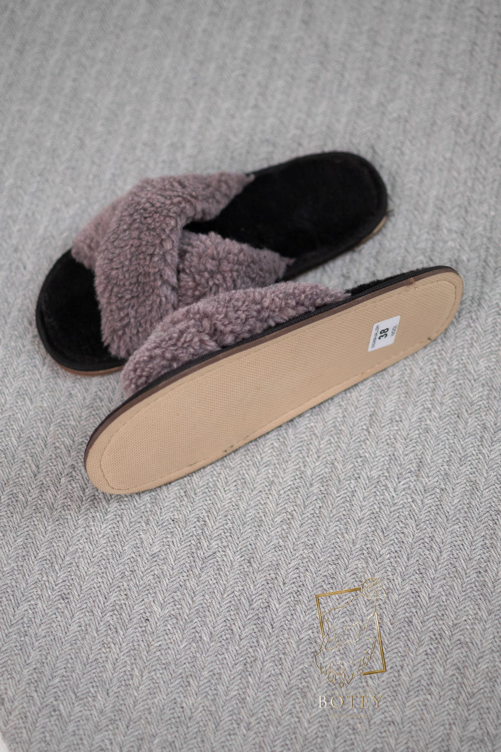 Sheepskin Fur Slippers – Soft Natural Wool Home Shoes (Sizes 36–41)