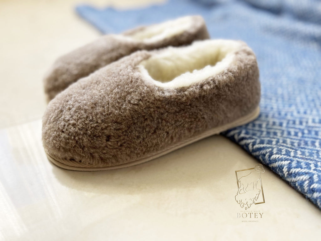Men’s Sheepskin Slippers Brown – Soft Natural Wool Home Shoes
