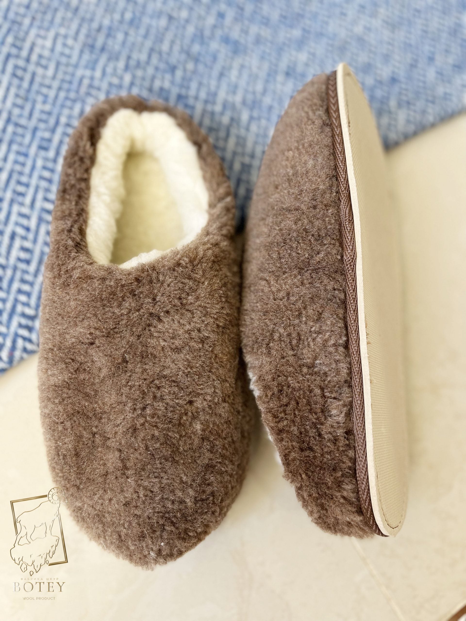 Men’s Sheepskin Slippers Brown – Soft Natural Wool Home Shoes