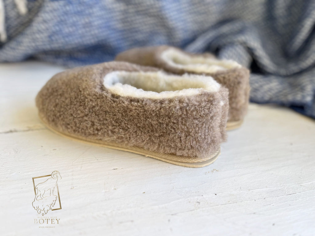 Women’s Sheepskin Slippers Coffee – Soft Natural Wool Home Shoes (Sizes 36–41)