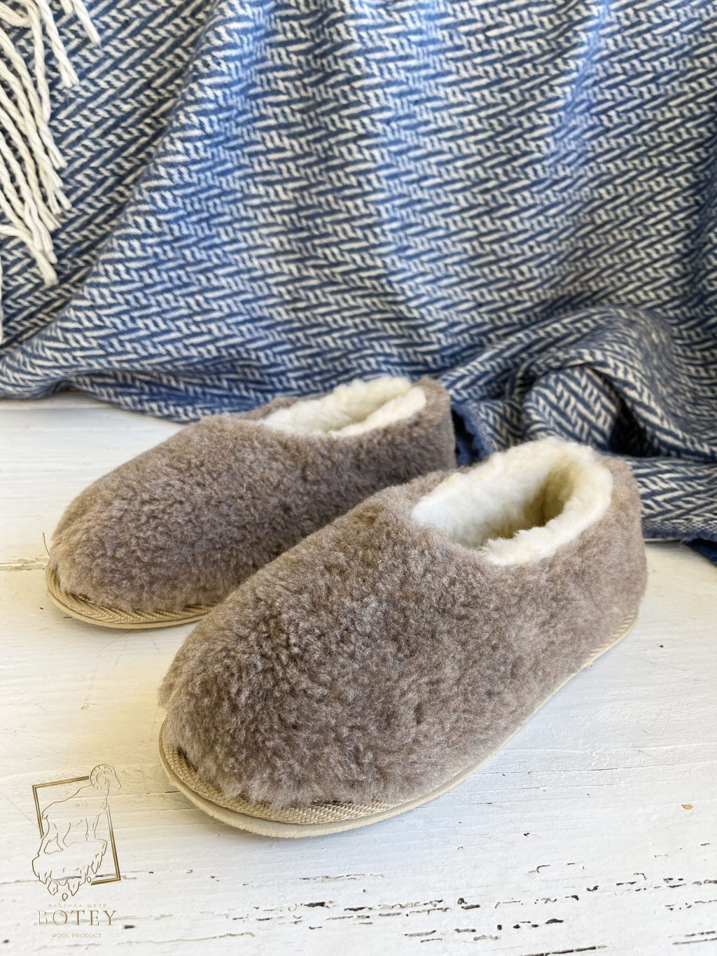 Women’s Sheepskin Slippers Coffee – Soft Natural Wool Home Shoes (Sizes 36–41)