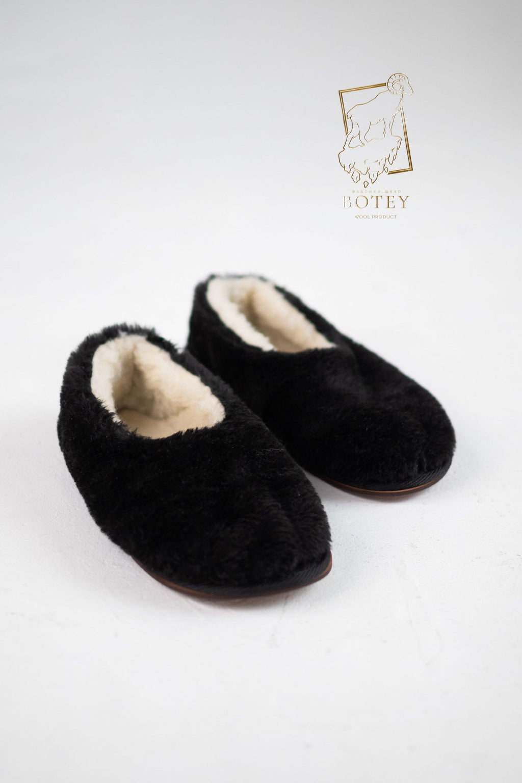 Sheepskin Home Slippers Black – Warm Natural Wool Indoor Shoes (Sizes 36–41)